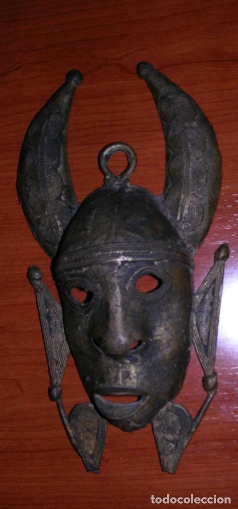 Arte: M&Aacute;SCARA DE METAL - Foto 2