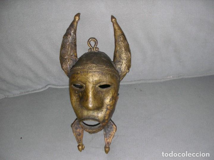 Arte: M&Aacute;SCARA DE METAL - Foto 3
