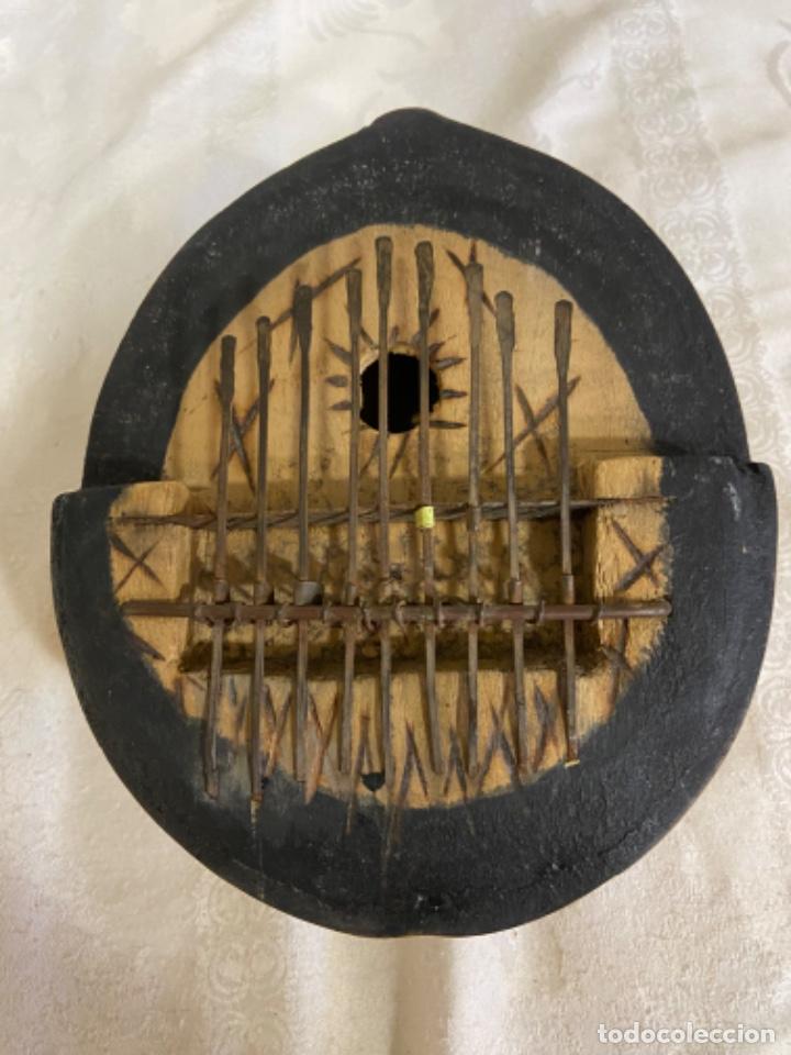 Arte: C-43. Kalimba de coco y forja. - Foto 1