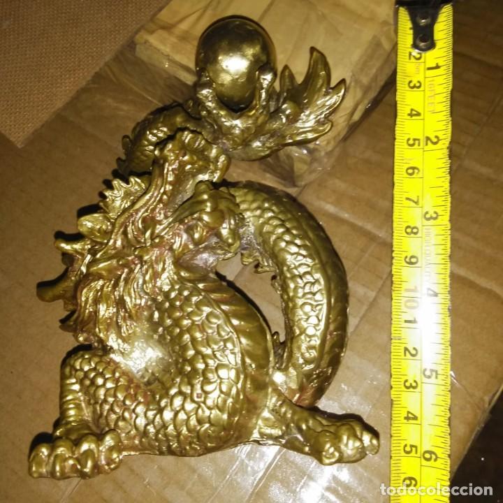 Arte: Drag&oacute;n de bronce chino jugando con bola - Foto 10