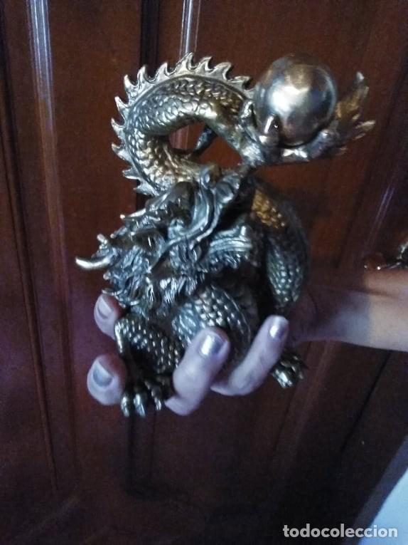 Arte: Drag&oacute;n de bronce chino jugando con bola - Foto 2