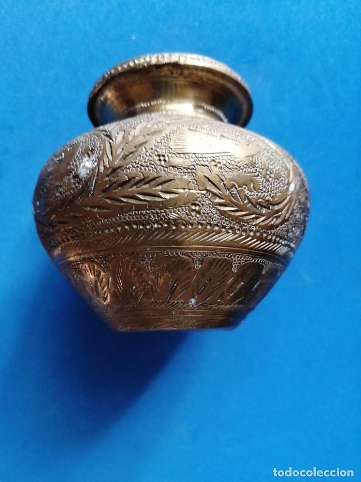 Arte: Recipiente de lat&oacute;n o bronce. 8x8cm - Foto 1