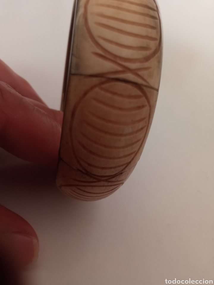 Arte: Pulsera de bronce y hueso tallado. - Foto 3