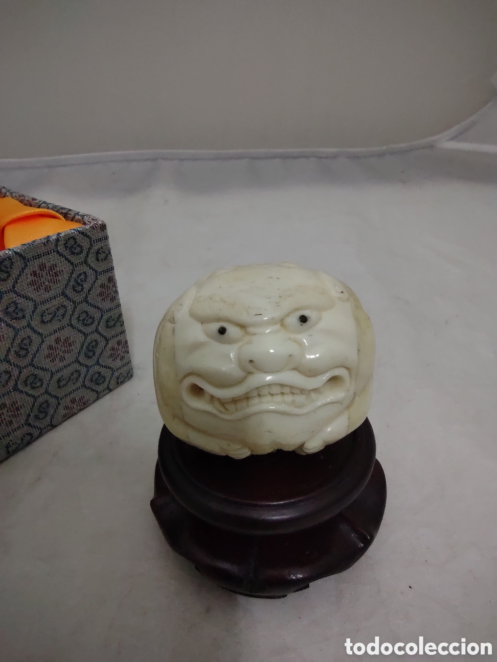 Arte: Amuleto en hueso, Le&oacute;n Chino - Foto 1