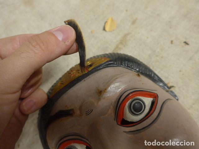 Arte: Antigua mascara de madera tallada, original de Java, Bali, Indonesia. - Foto 2
