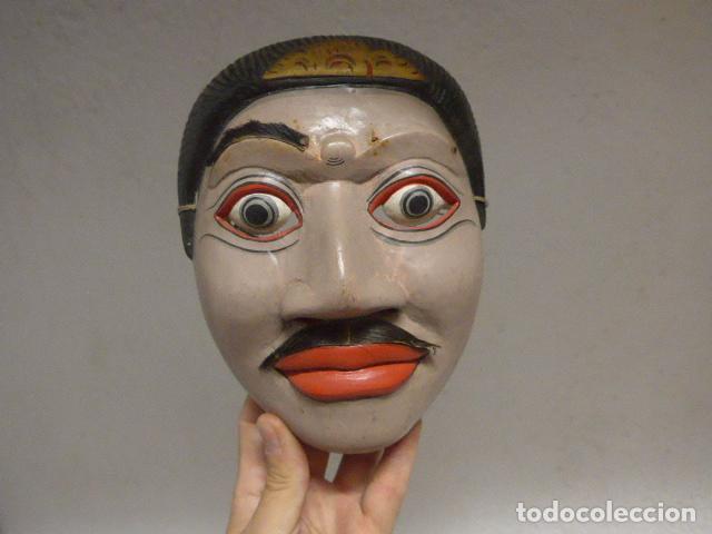 Arte: Antigua mascara de madera tallada, original de Java, Bali, Indonesia. - Foto 3