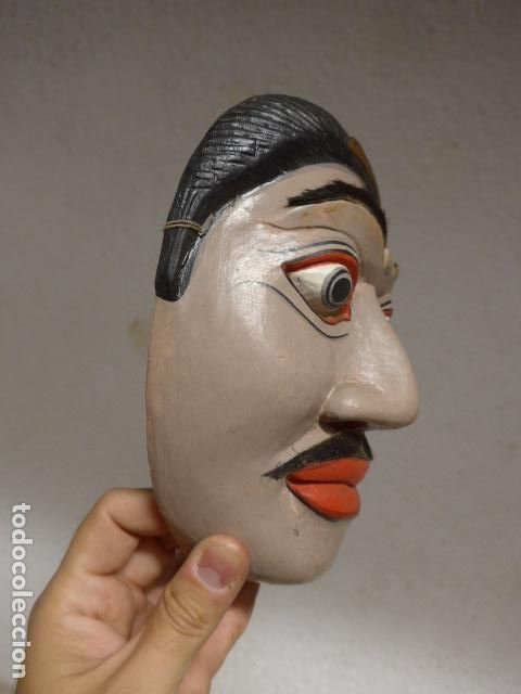Arte: Antigua mascara de madera tallada, original de Java, Bali, Indonesia. - Foto 6