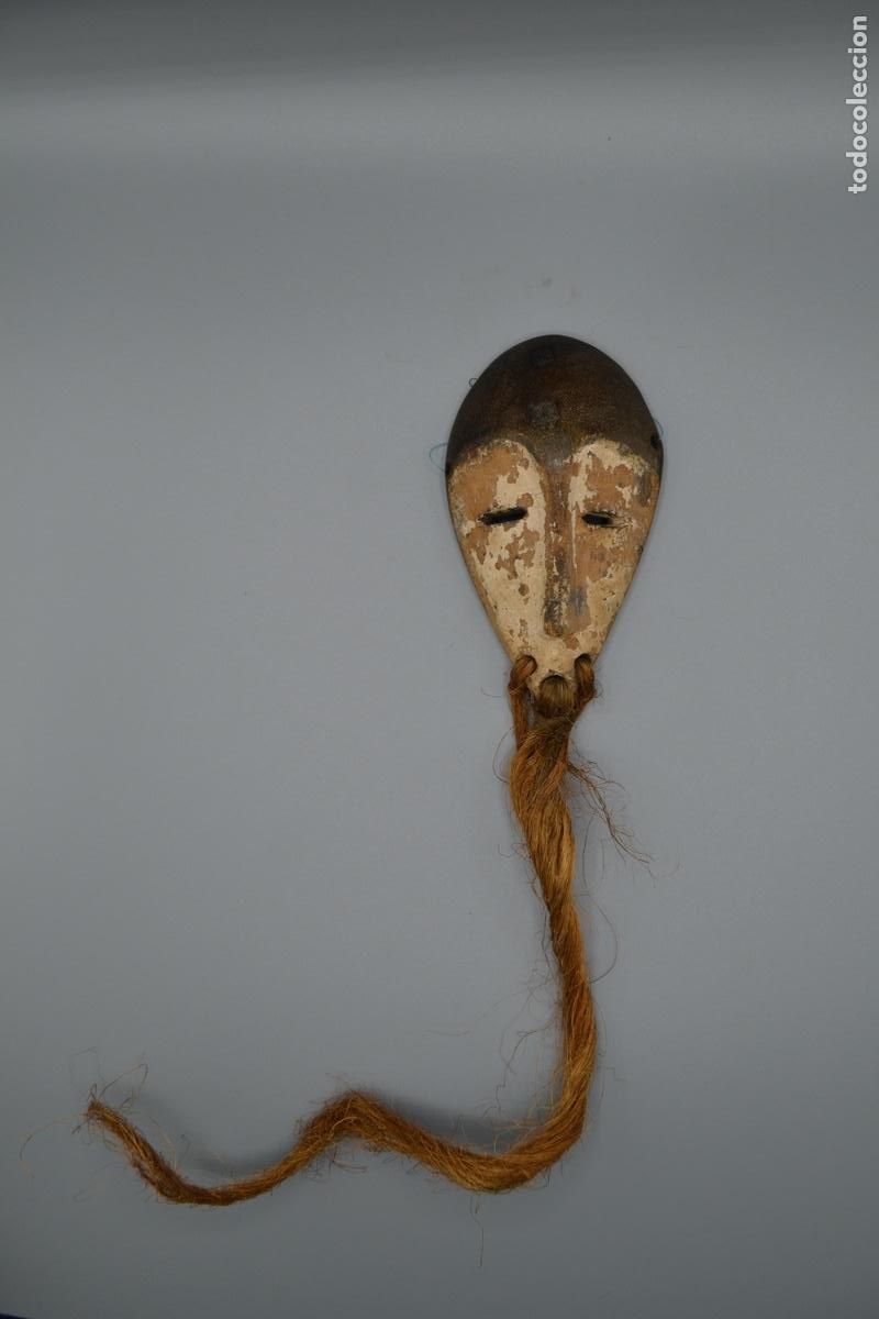 Arte: M&aacute;scara de estilo Lega, Congo - Foto 2