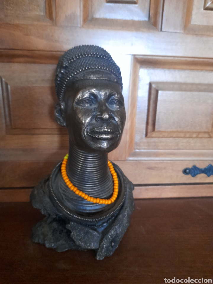 Kunst: Bonita figura &eacute;tnica, africana, resina patinada en bronce, 20 cm de altura