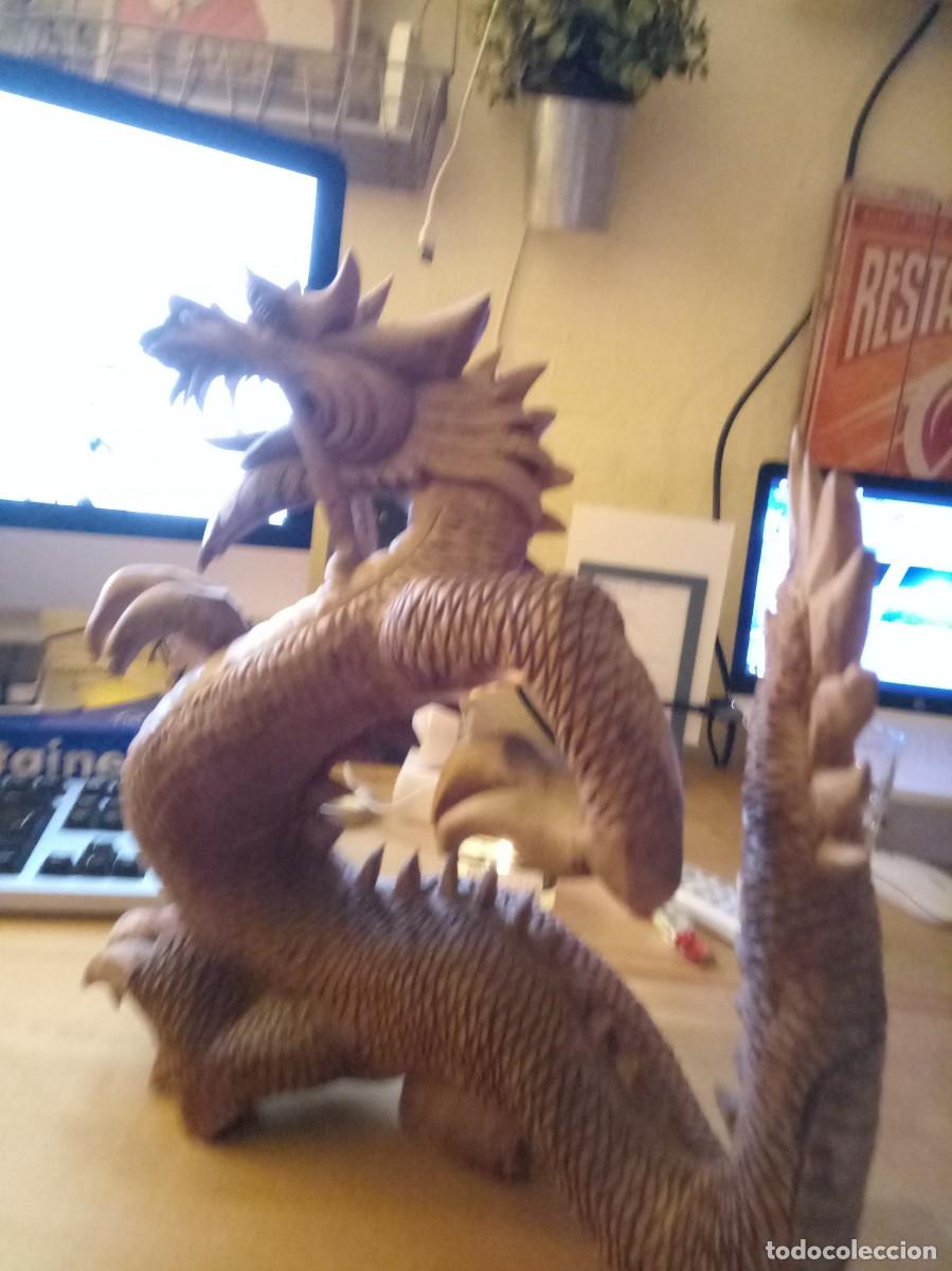 Arte: Drag&oacute;n tallado en madera - Foto 4
