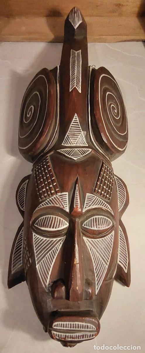 Arte: M&aacute;scara africana tallada en madera - Foto 1