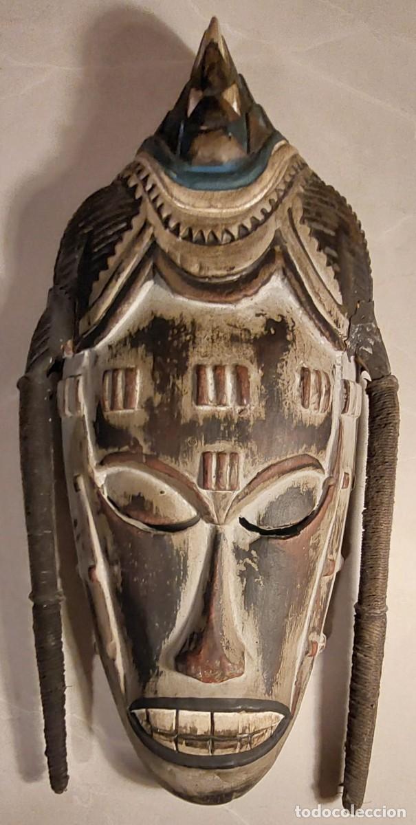 Arte: M&aacute;scara africana tallada en madera - Foto 1