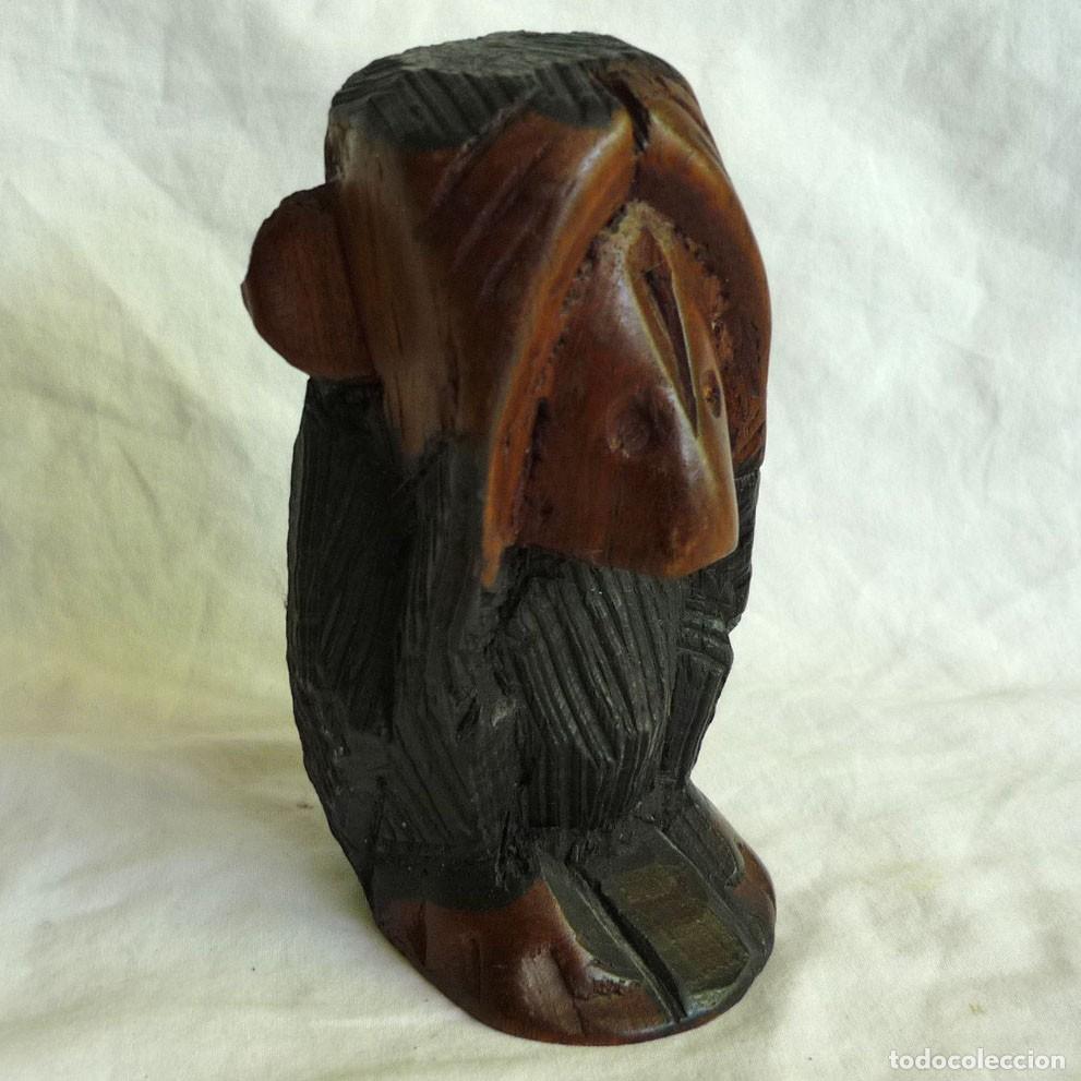 Arte: Figura de mono tallada en madera - Foto 1