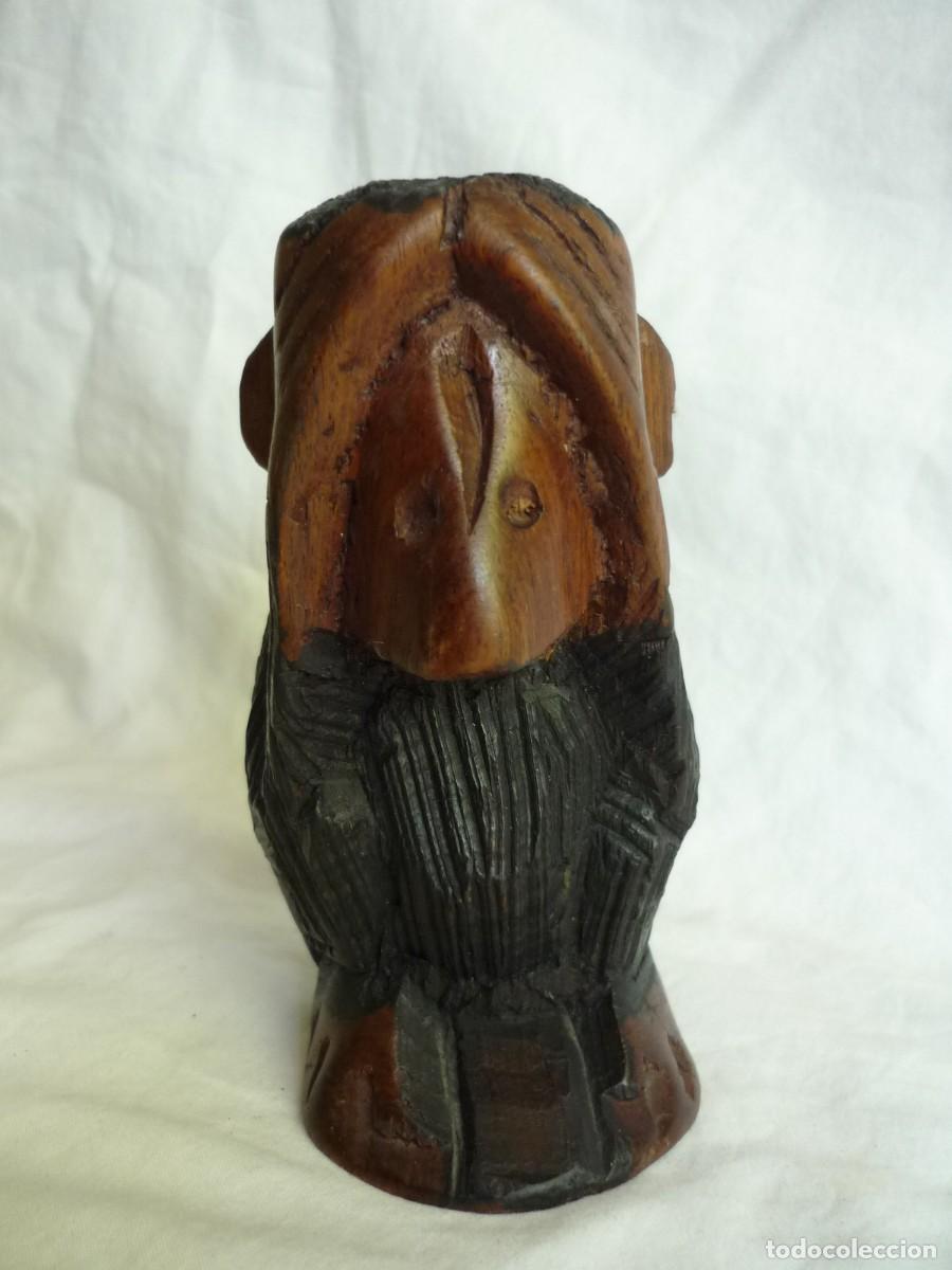 Arte: Figura de mono tallada en madera - Foto 2