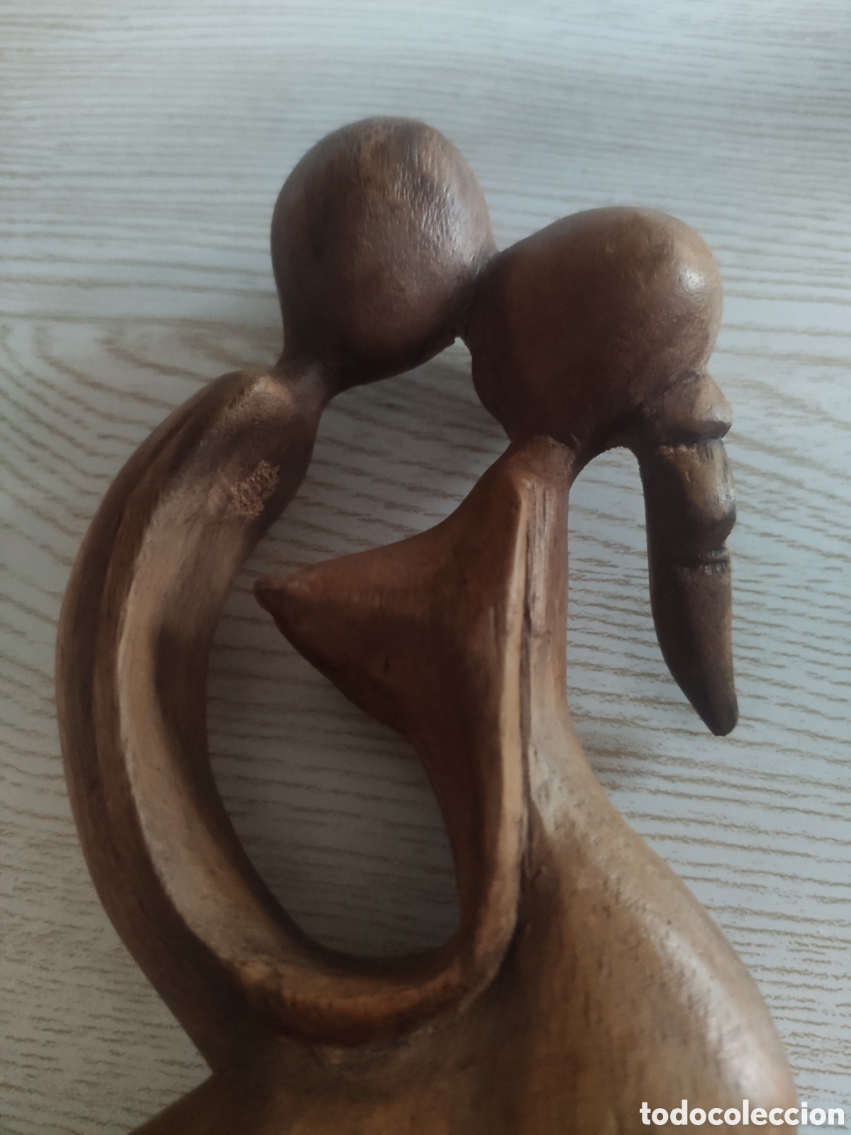 Arte: Talla madera pareja abrazada - Foto 1