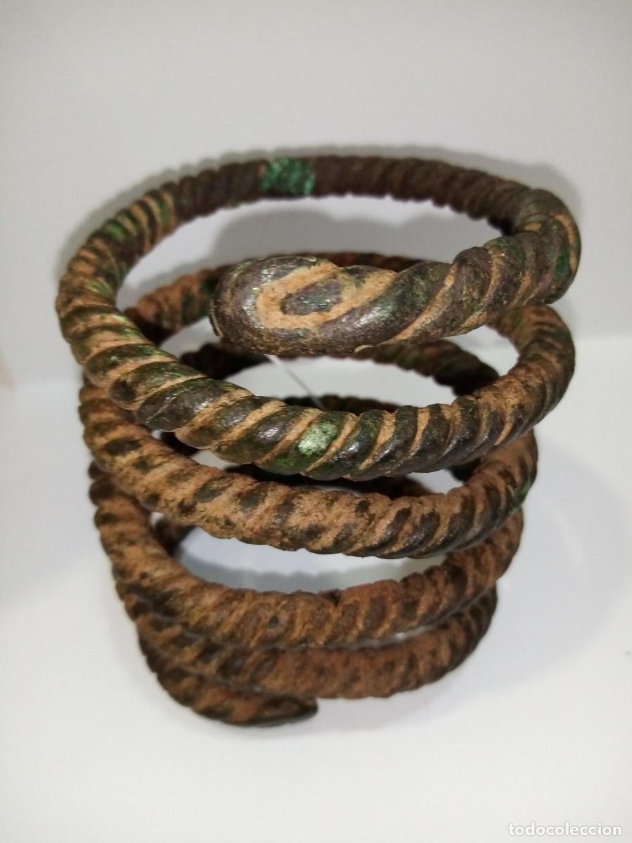 Arte: ARTE &Eacute;TNICO AFRICANO. BRAZALETE. MANILLA MONEDA INTERCAMBIO. IGBO. NIGERIA. &Aacute;FRICA.