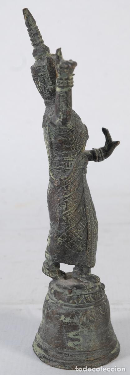 Arte: Campana en bronce representado a diosa oriental - Foto 4