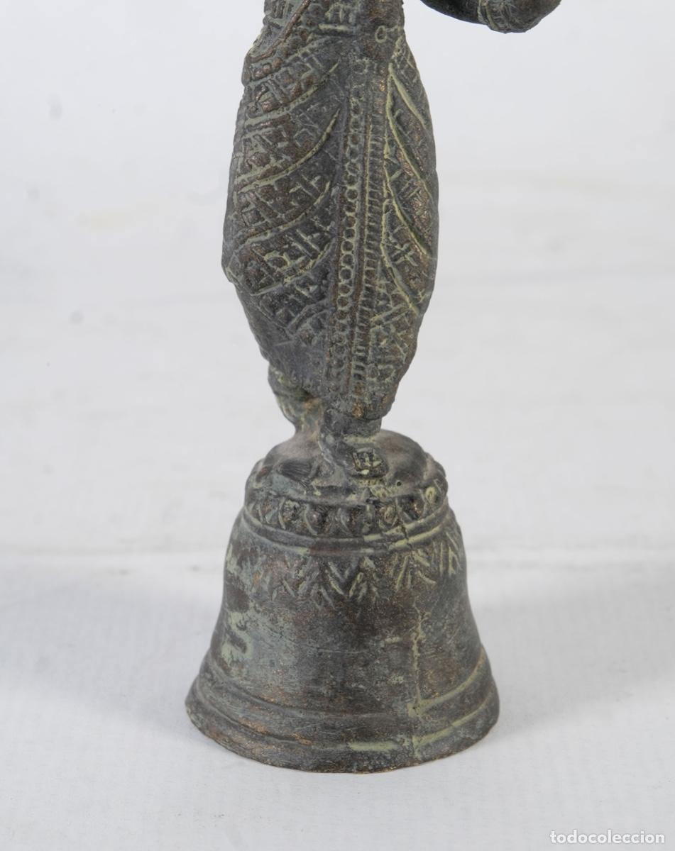 Arte: Campana en bronce representado a diosa oriental - Foto 6