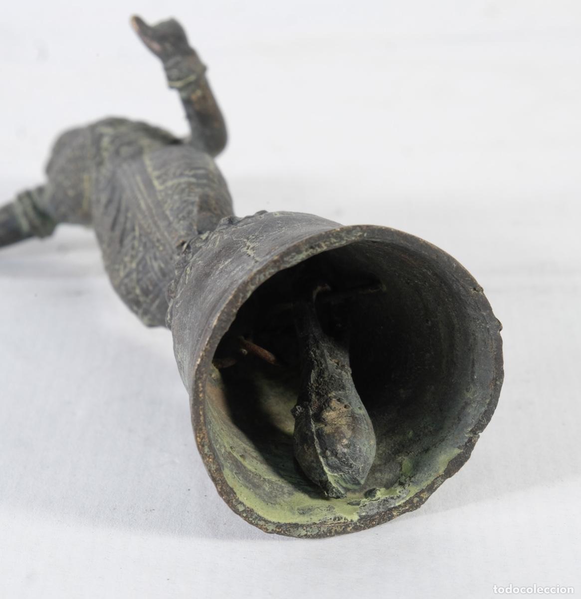 Arte: Campana en bronce representado a diosa oriental - Foto 7