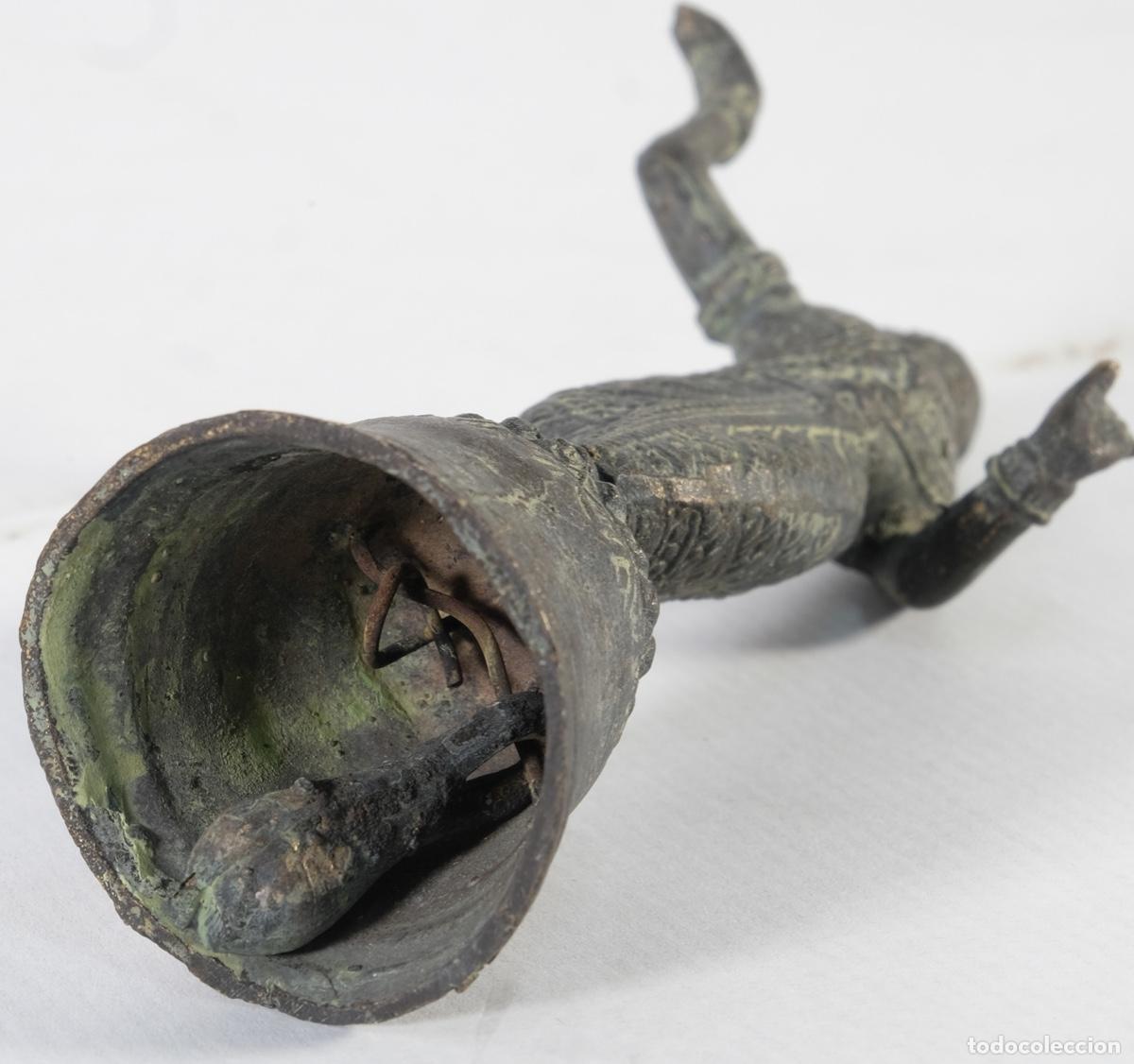Arte: Campana en bronce representado a diosa oriental - Foto 8