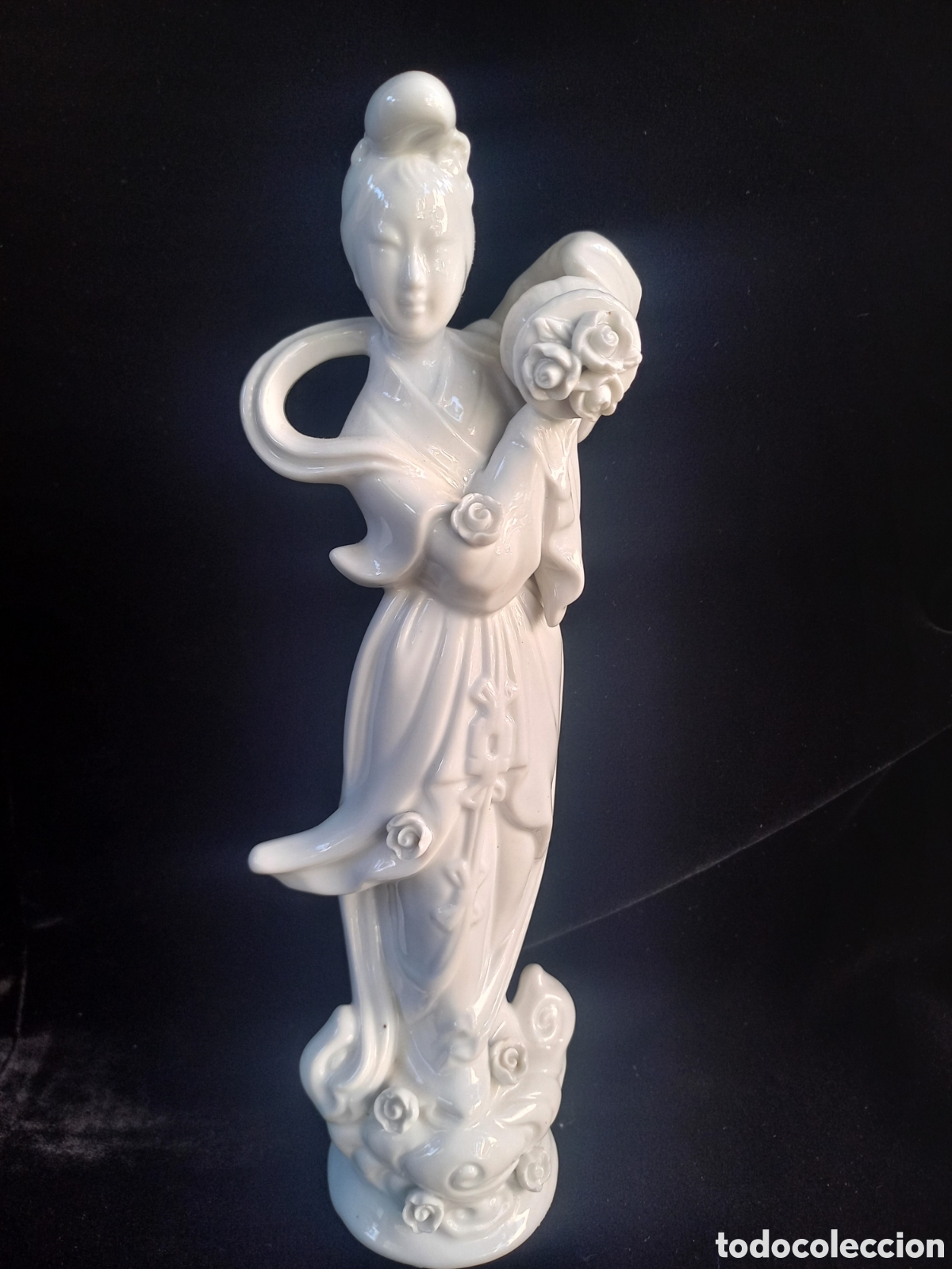 Art: Antigua figura de la Diosa Kwan Yin en porcelana blanca China