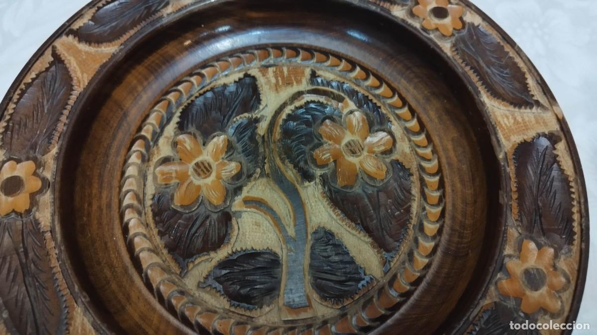 Arte: Plato de madera labrada repujada hecho a mano - Foto 3