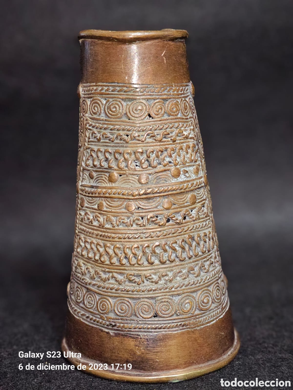 Arte: Brazalete Tikar/Camer&uacute;n.