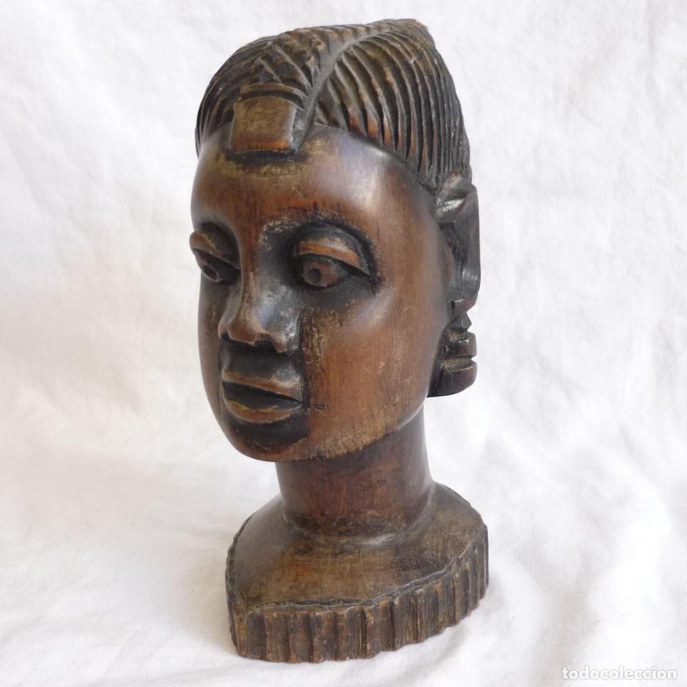 Arte: Busto de mujer aborigen tallada en madera - Foto 1