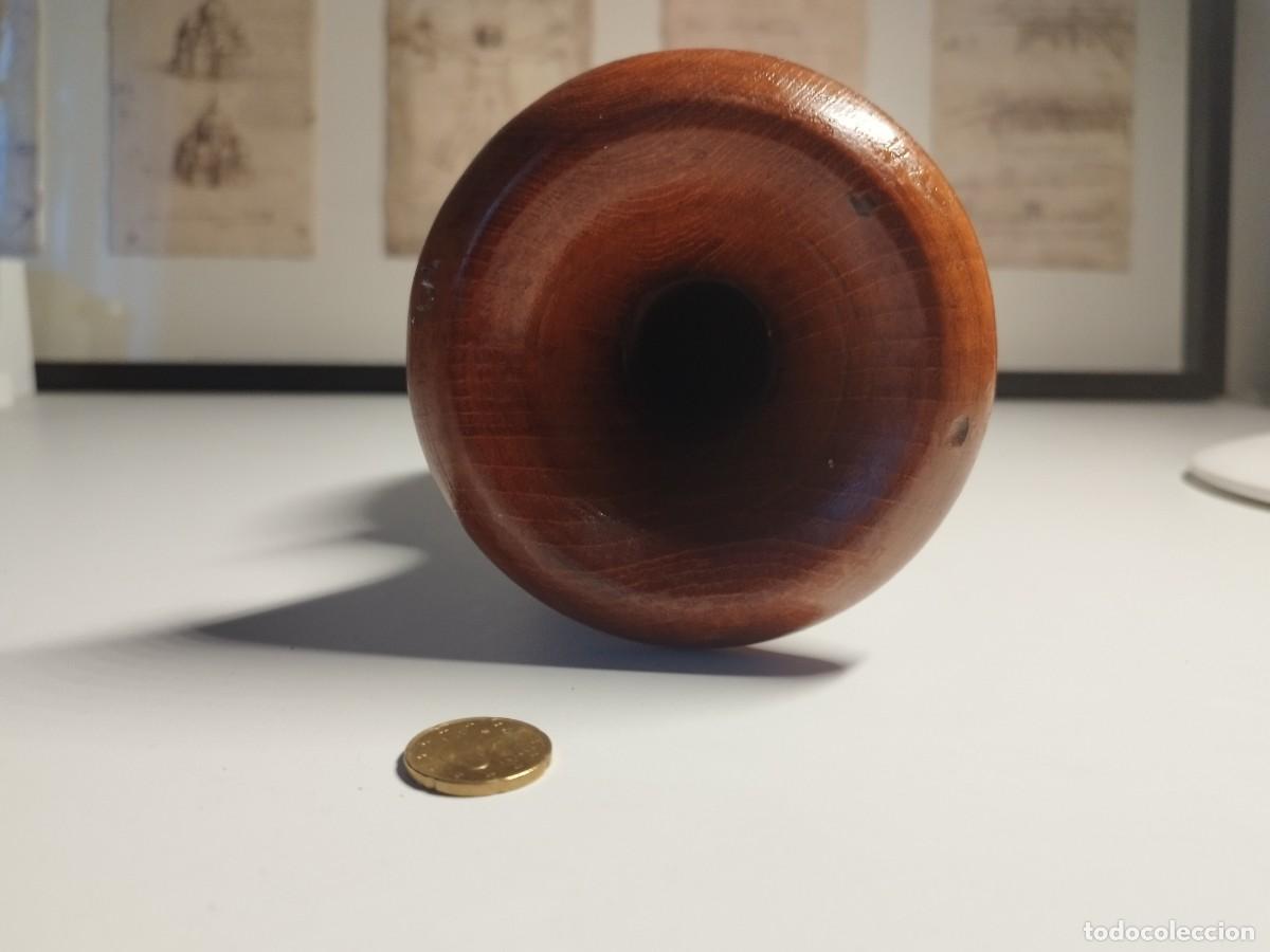 Arte: Jarr&oacute;n candelabro de madera labrada pesado - Foto 3