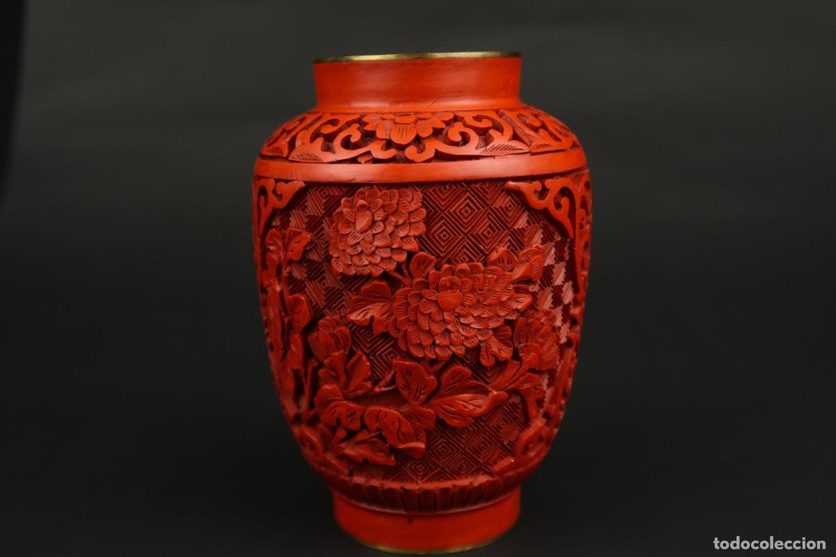 Arte: Antiguo Jarr&oacute;n Chino de Laca Cinabrio - Foto 1
