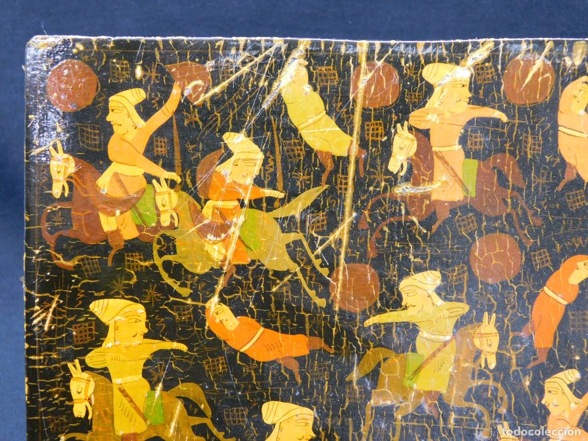 Arte: TABLA DE MADERA LACADA HIND&Uacute; - Foto 4
