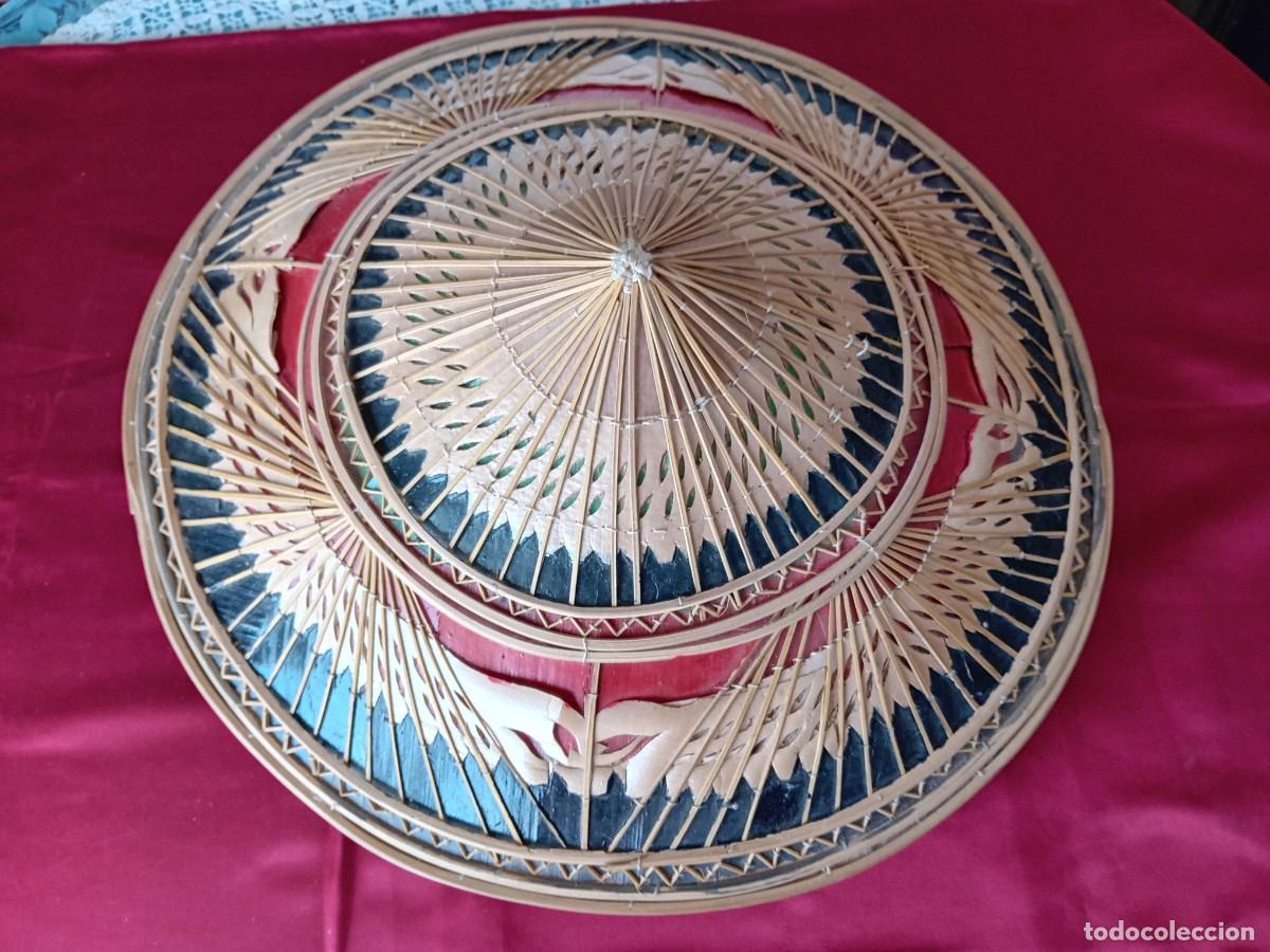 Arte: Sombrero hecho de bamb&uacute; cocido y pintado - Foto 1