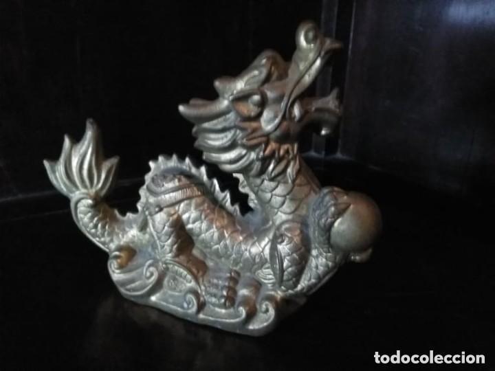 Arte: Drag&oacute;n chino de bronce con bola - Foto 4