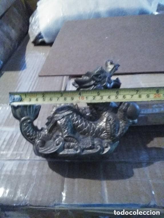 Arte: Drag&oacute;n chino de bronce con bola - Foto 6