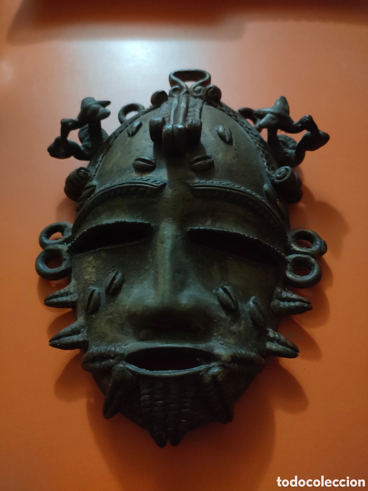 Arte: Mascara baule en bronce - Foto 1