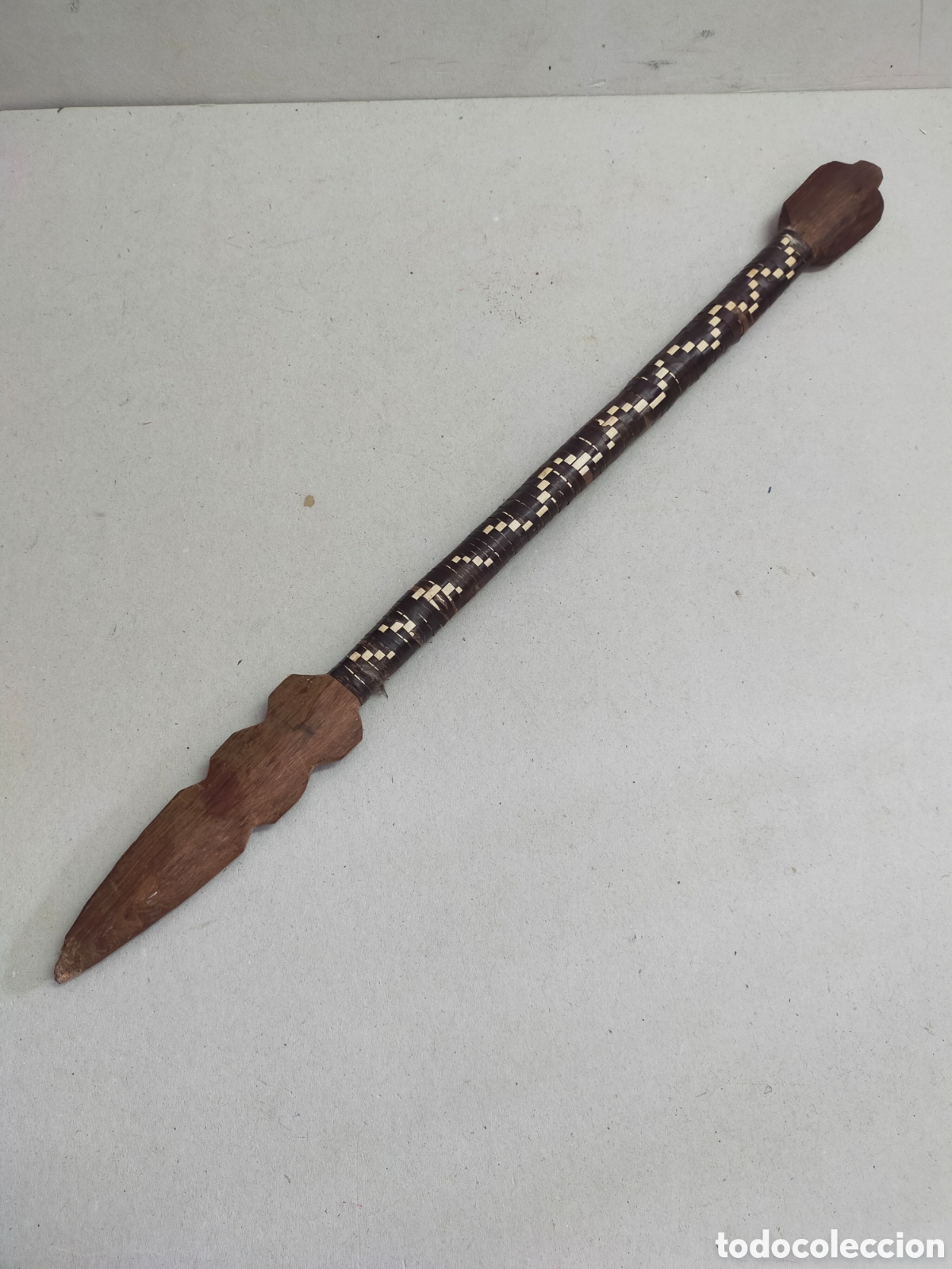 Arte: LANZA ETNICA DE MADERA. 50 CM. - Foto 1
