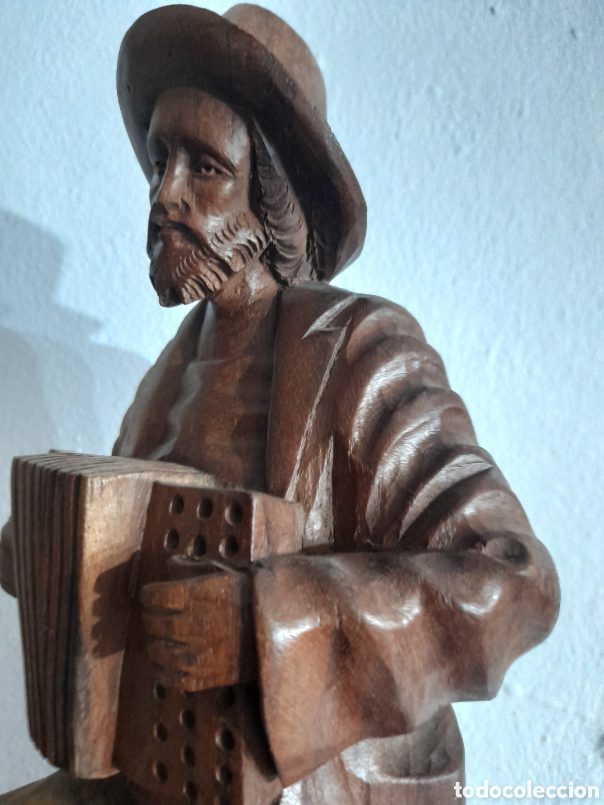 Arte: Talla m&uacute;sico acorde&oacute;n madera - Foto 8
