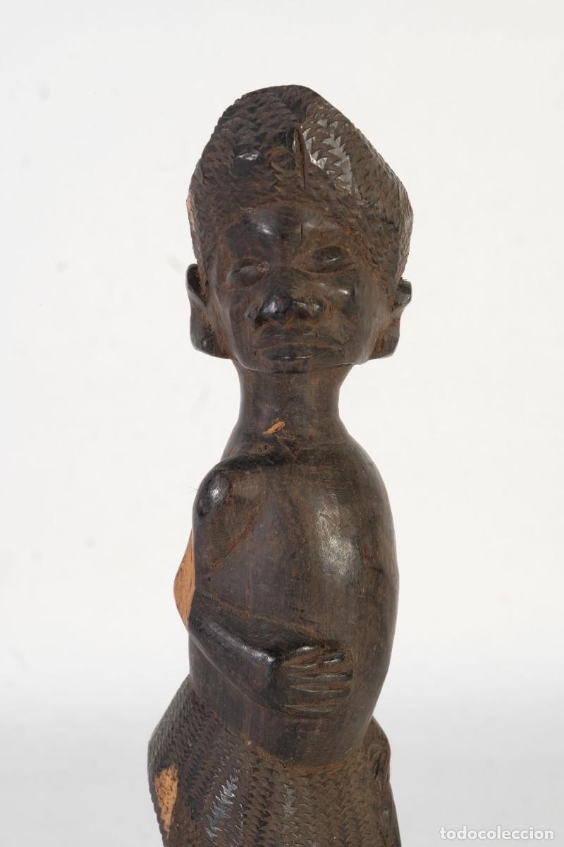 Arte: Figura africana en madera de &eacute;bano - Foto 2