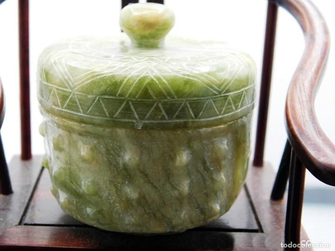 Arte: CHINA 1930 : ANTIGUO RECIPIENTE CHINO CON TAPA DE JADE TALLADO Y CON FINOS LABRADOS &middot; 171 GRAMOS