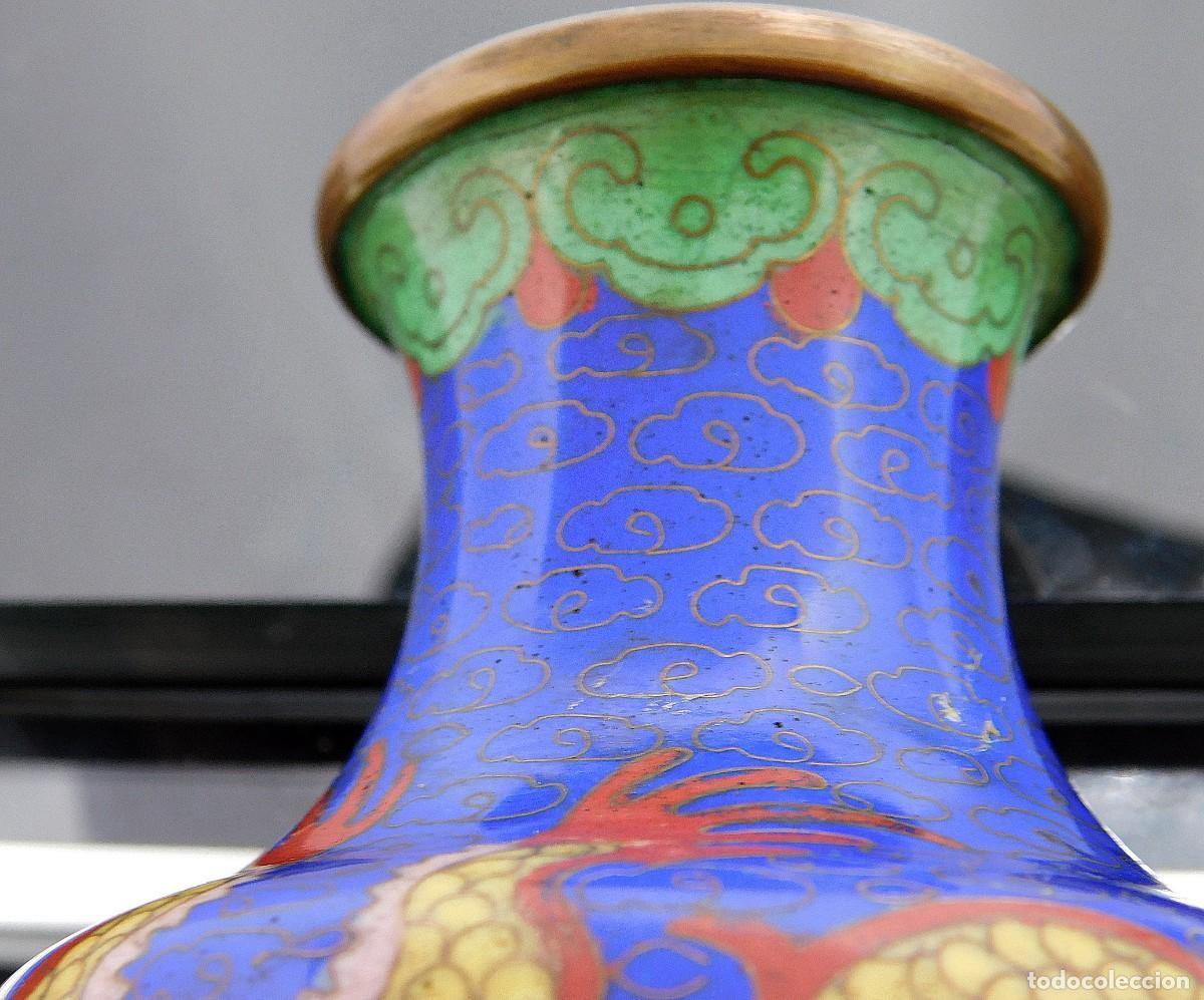 Arte: MUY ANTIGUO JARRON CHINO DE ESMALTES CLOISONNE Y BRONCE &middot; 2 DRAGONES KOI ENCARADOS & PERLA LLAMEANTE