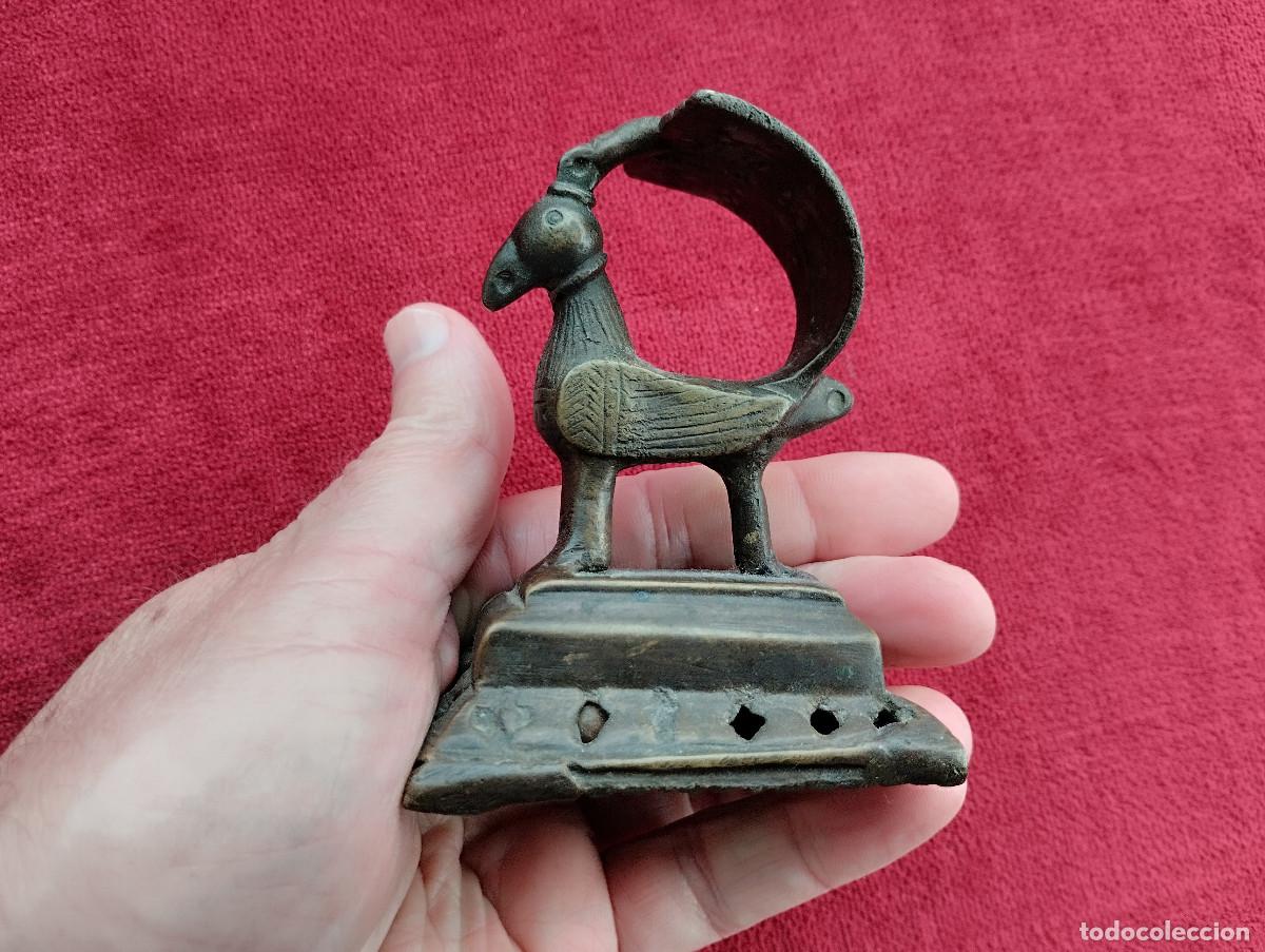Arte: RASCADOR DE BRONCE CON SONAJAS EN EL INTERIOR - Foto 3