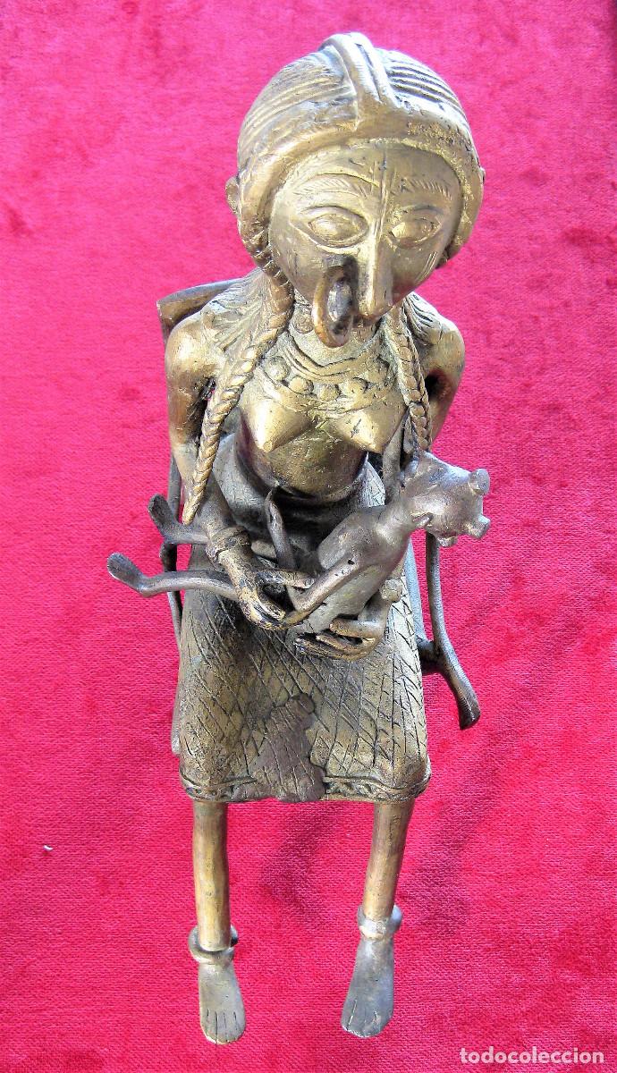 Arte: MATERNIDAD AFRICANA EN BRONCE EN 3 PIEZAS - Foto 2