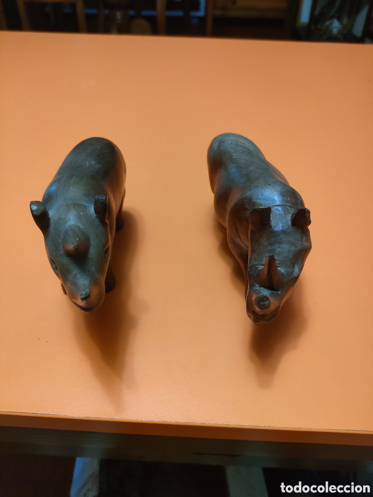 Arte: Pareja de rinocerontes en madera - Foto 1
