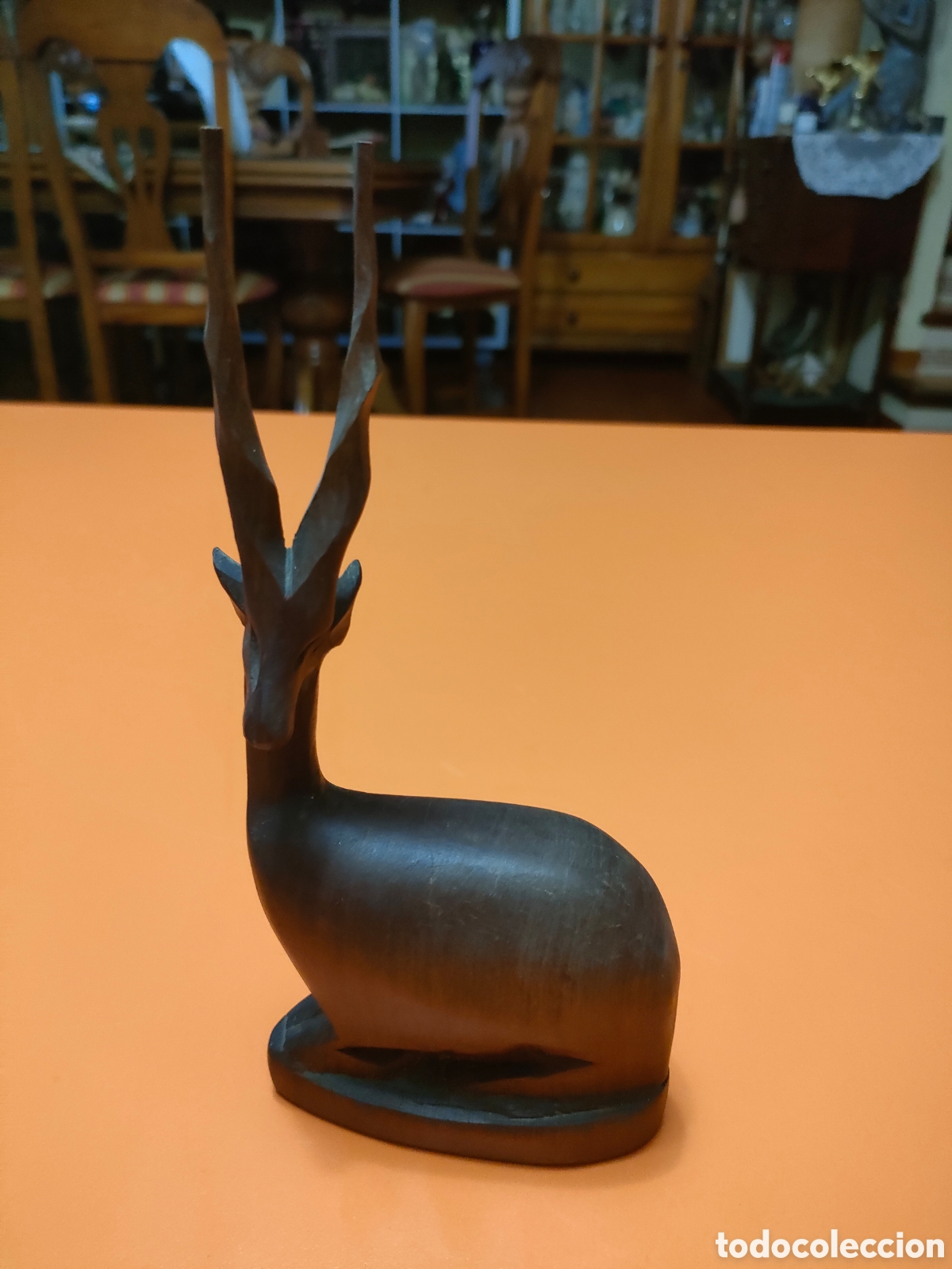 Arte: Peque&ntilde;o ant&iacute;lope en madera - Foto 1