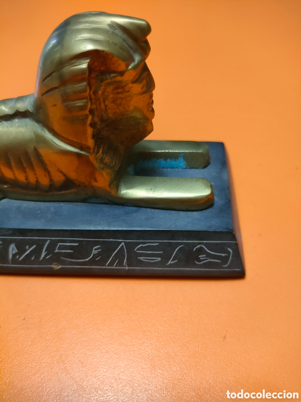 Arte: Esfinge de bronce con base mineral negra - Foto 5