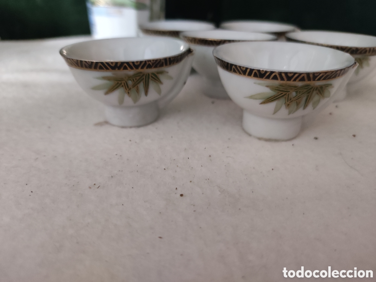 Arte: Botella y seis tacitas de saque - Foto 2