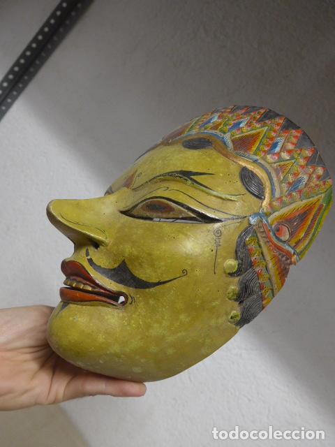 Arte: Antigua gran mascara de madera tallada TOPENG de Java, Indonesia - Foto 5