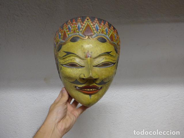 Arte: Antigua gran mascara de madera tallada TOPENG de Java, Indonesia - Foto 1