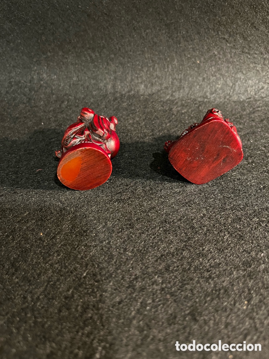 Arte: Dos Budas de resina roja - Foto 5