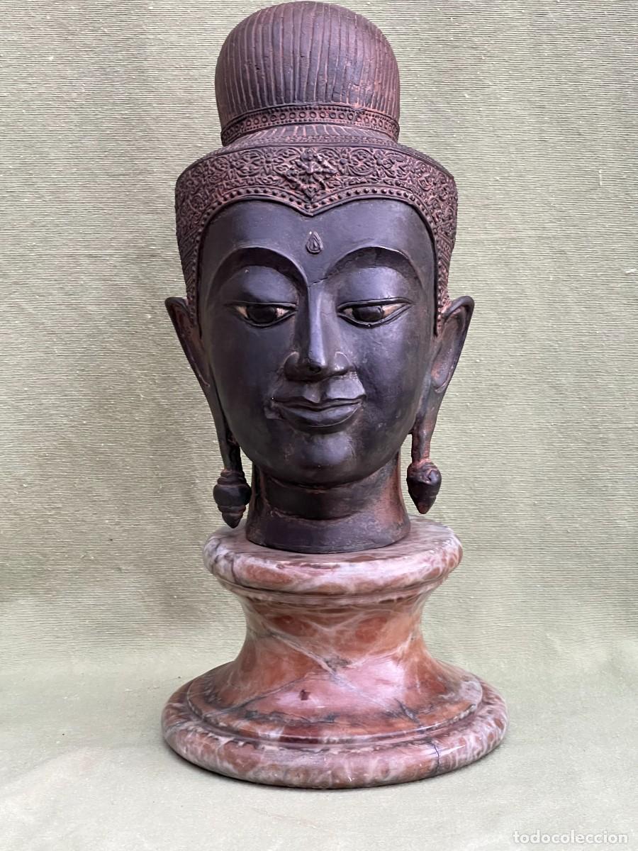 Arte: Cabeza de Buda en bronce patinado con base de m&aacute;rmol - Foto 1